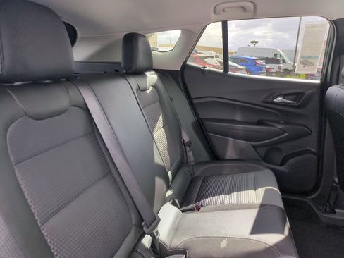 Used 2025 Chevrolet Trax LT w/ LT Convenience Package FWD image 29