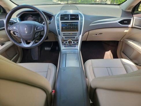Used 2018 Lincoln MKZ Premiere FWD image 13