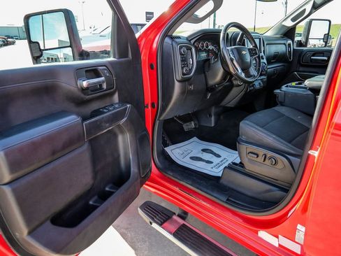 Used 2022 Chevrolet Silverado 2500 LT w/ Convenience Package image 22