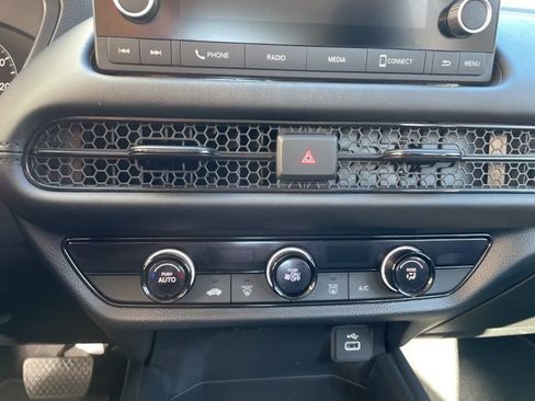 Certified 2025 Honda HR-V LX image 21