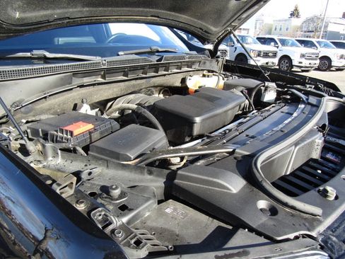 Used 2022 GMC Yukon XL SLE image 32