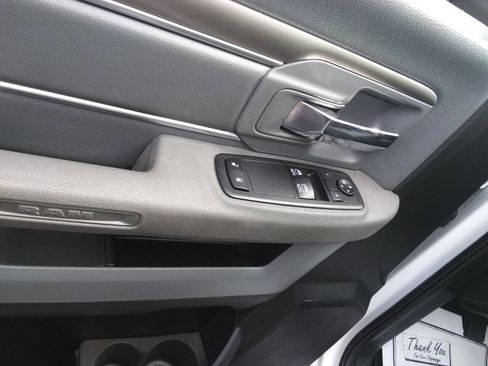 Used 2018 RAM 2500 Tradesman w/ Chrome Appearance Group image 16