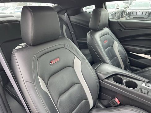 Used 2016 Chevrolet Camaro SS image 13