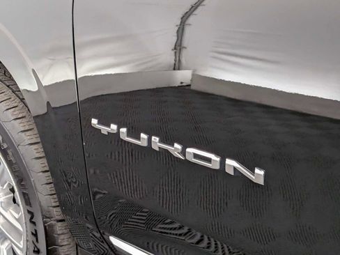 Certified 2024 GMC Yukon XL SLT image 11