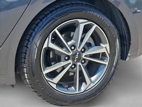 Used 2024 Kia Forte LXS w/ LXS Technology Package FWD image 29