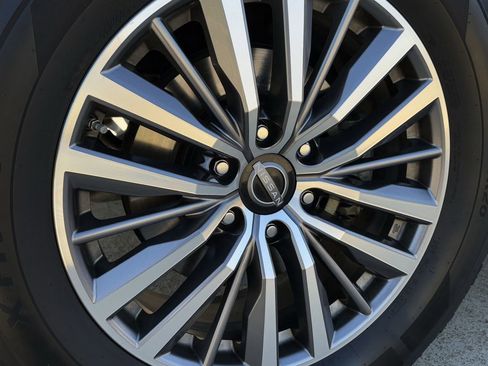 Used 2023 Nissan Armada SL w/ Captain's Chairs Package image 11