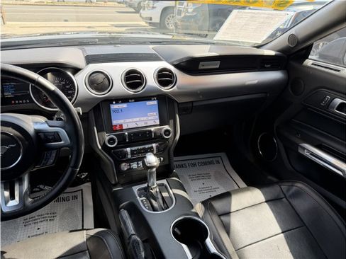 Used 2018 Ford Mustang Premium RWD image 33
