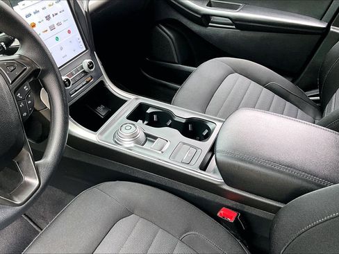Certified 2022 Ford Edge SE w/ Black Appearance Package AWD/4WD image 14