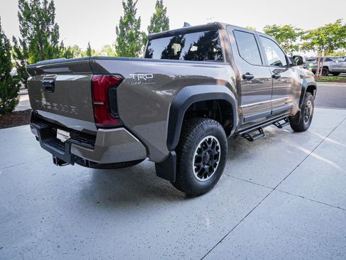 Used 2026 Toyota Tacoma TRD Off-Road AWD/4WD image 10