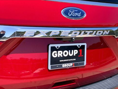Used 2020 Ford Expedition XLT w/ Equipment Group 202A AWD/4WD image 28