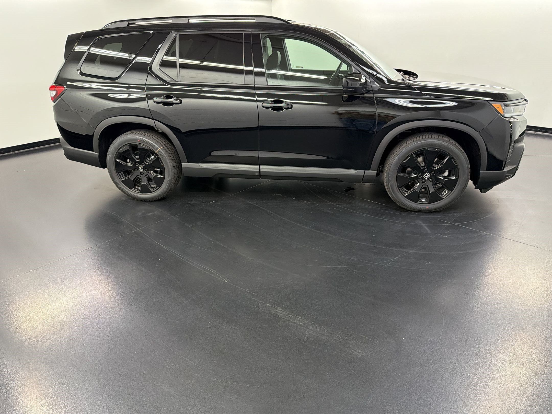 New 2026 Honda Pilot Black Edition image 8