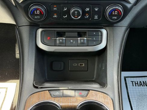 Used 2023 GMC Acadia SLE w/ Driver Convenience Package image 24