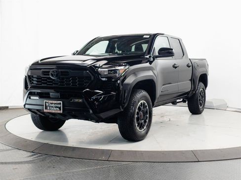 Certified 2024 Toyota Tacoma TRD Off-Road AWD/4WD image 3