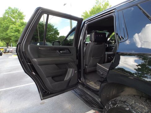 Used 2025 GMC Yukon Elevation w/ Elevation Premium Package AWD/4WD image 36