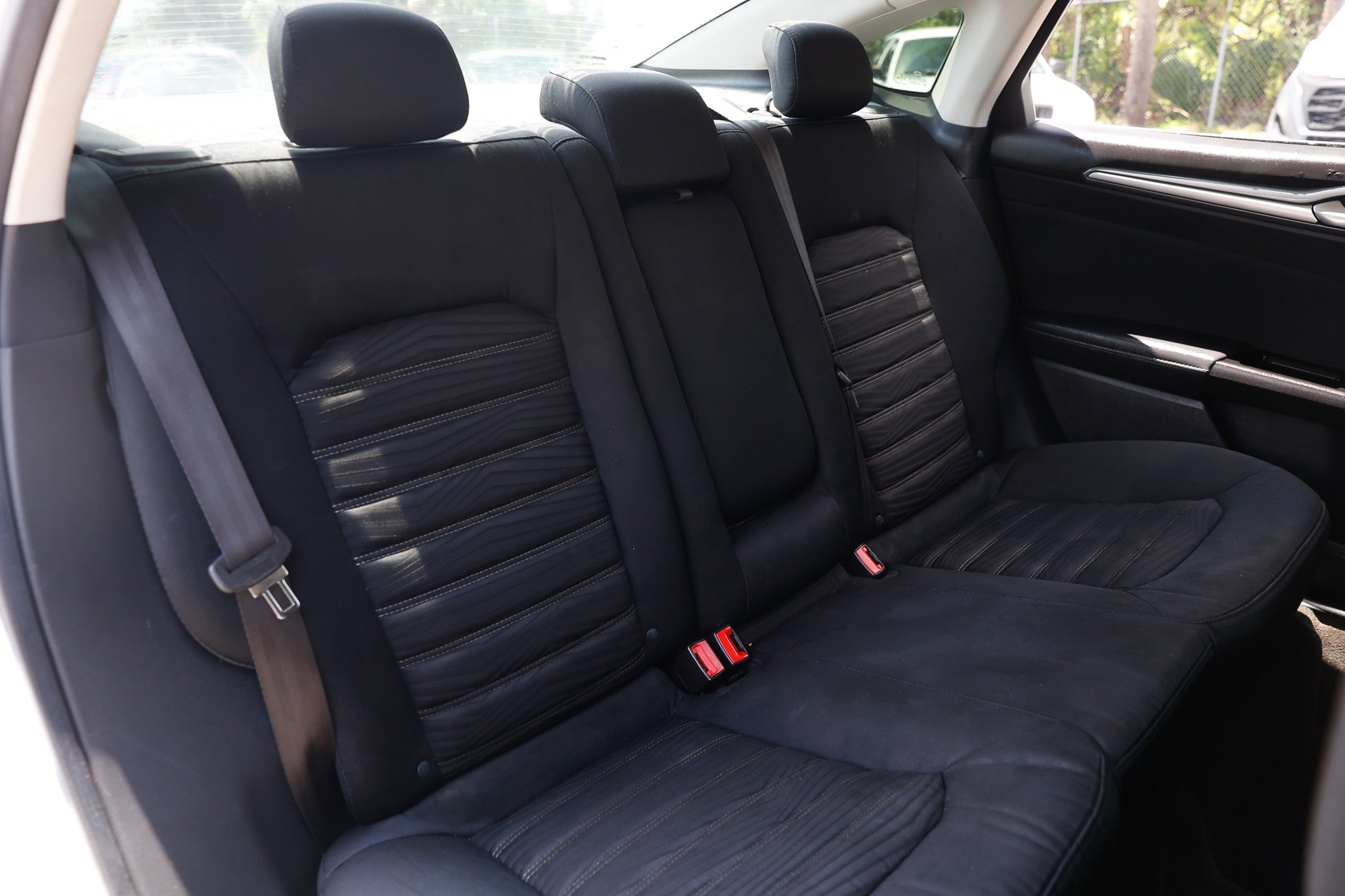 Used 2016 Ford Fusion SE FWD image 18