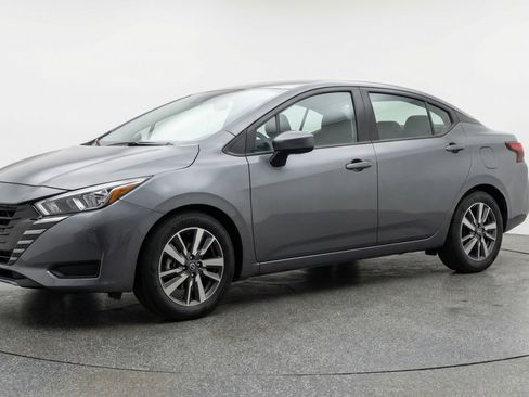 Used 2025 Nissan Versa SV FWD image 3