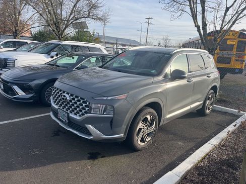 Used 2021 Hyundai Santa Fe SEL w/ Convenience Package image 3