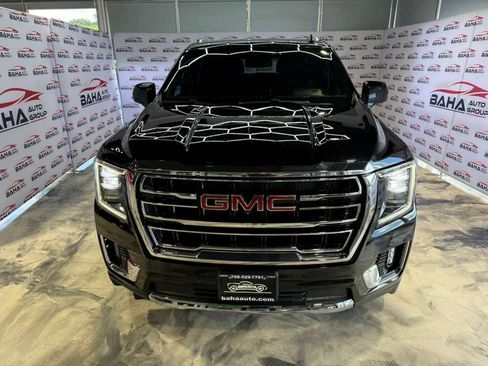 Used 2024 GMC Yukon XL SLT w/ SLT Luxury Package AWD/4WD image 4