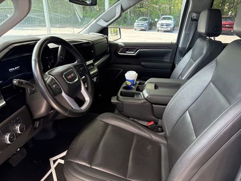 Used 2025 GMC Sierra 1500 SLT image 8