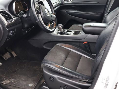 Used 2021 Jeep Grand Cherokee Laredo X image 4