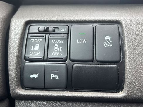Used 2016 Honda Odyssey Touring Elite image 13