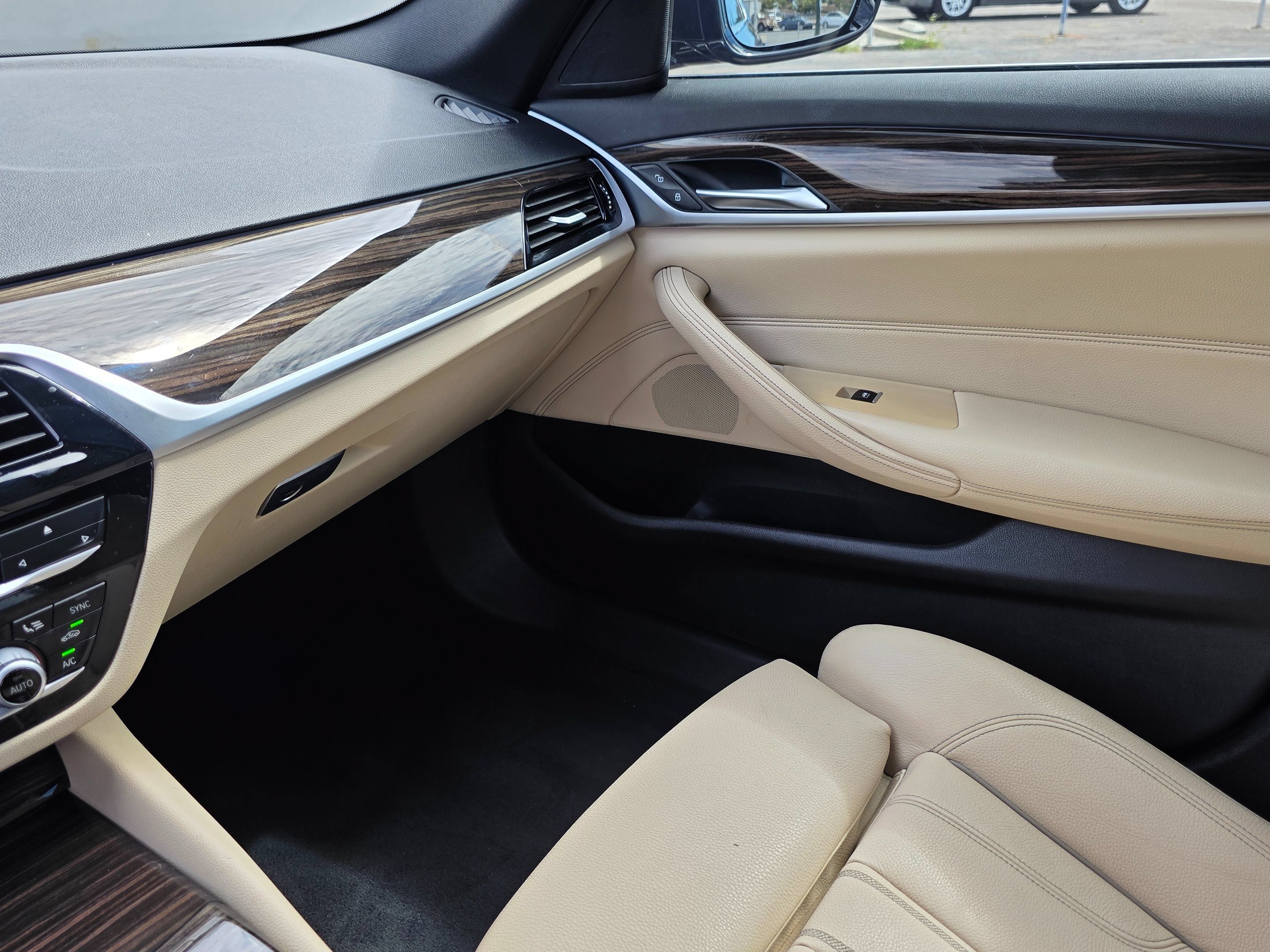 Used 2019 BMW 540i w/ Convenience Package RWD image 34
