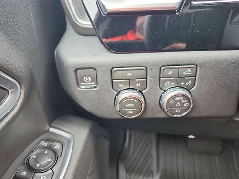 New 2026 GMC Sierra 2500 SLE w/ SLE Value Package; AWD/4WD image 19