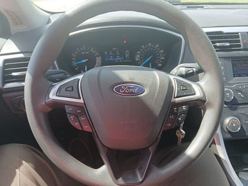 Used 2014 Ford Fusion SE FWD image 9
