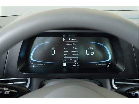 Used 2025 Hyundai Elantra SE FWD image 23