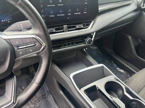 Used 2025 Chevrolet Equinox LT FWD image 42