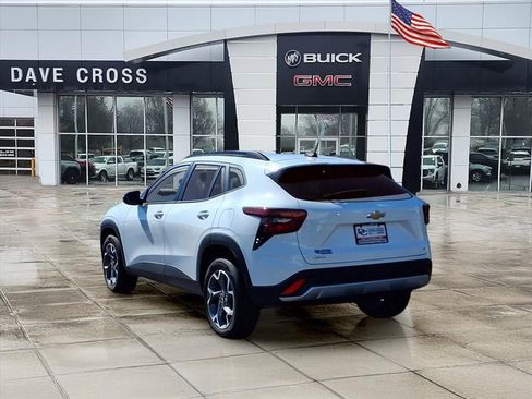 Used 2024 Chevrolet Trax LT image 7