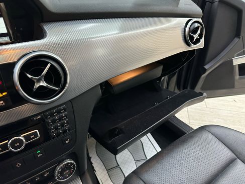 Used 2014 Mercedes-Benz GLK 350 2WD image 32