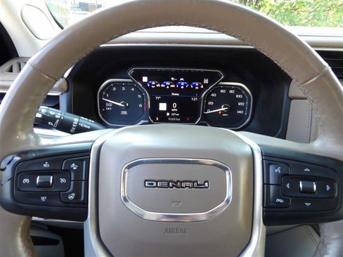 Used 2021 GMC Yukon XL Denali w/ Denali Premium Package image 29