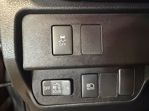 Used 2020 Toyota Tacoma SR AWD/4WD image 25