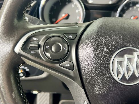 Used 2018 Buick Regal Preferred image 18