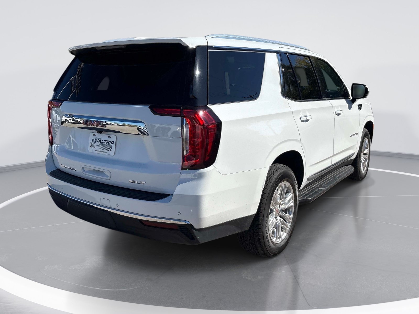 Used 2024 GMC Yukon SLT w/ Max Trailering Package AWD/4WD image 8
