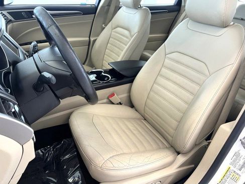 Used 2015 Ford Fusion SE w/ Equipment Group 202A FWD image 10