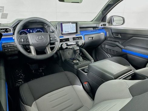 Used 2025 Toyota Tacoma TRD Off-Road image 30