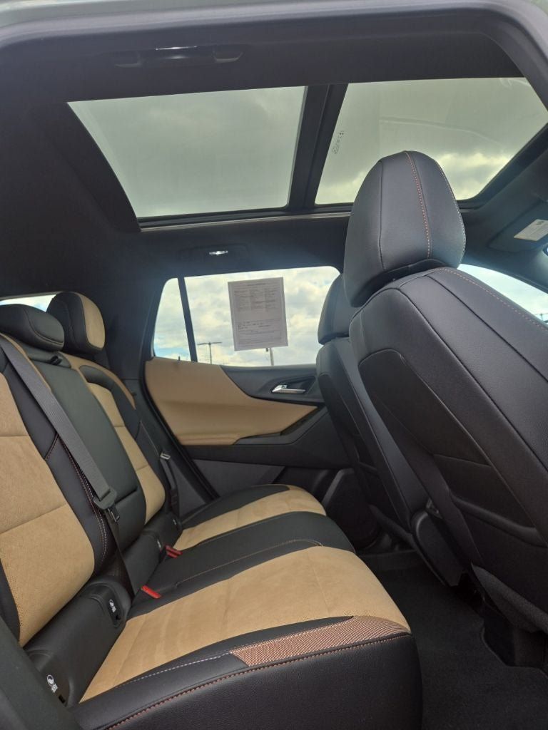 Used 2025 Chevrolet Equinox ACTIV w/ Safety and Technology Package AWD/4WD image 29