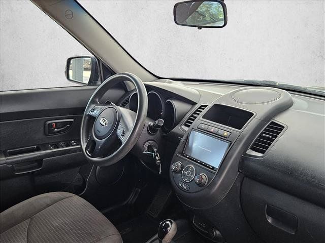 Used 2013 Kia Soul FWD image 9