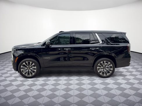 Used 2025 Chevrolet Tahoe High Country AWD/4WD image 2