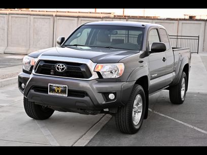 Used 2012 Toyota Tacoma PreRunner w/ SR5 Pkg