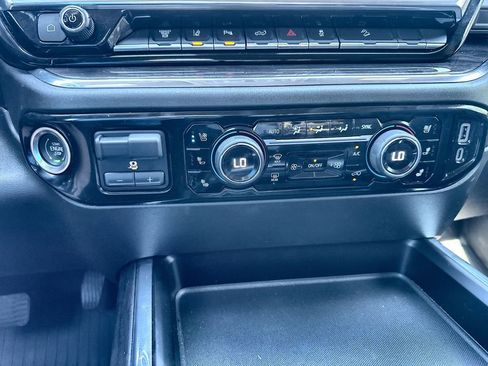 Used 2024 Chevrolet Silverado 2500 LTZ w/ LTZ Convenience Package image 34