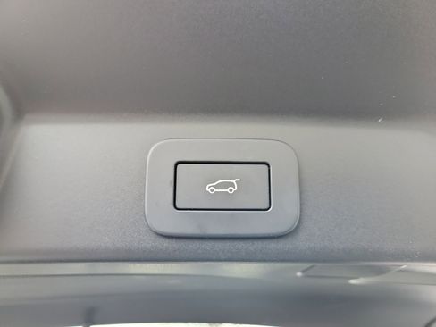 Used 2023 Jaguar F-PACE S image 22