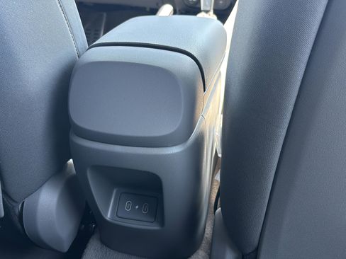 New 2026 Hyundai Elantra Sport FWD image 15