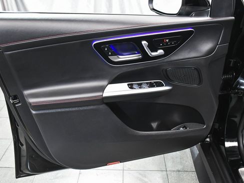 Used 2025 Mercedes-Benz GLC 43 AMG GLC 43 AMG image 9