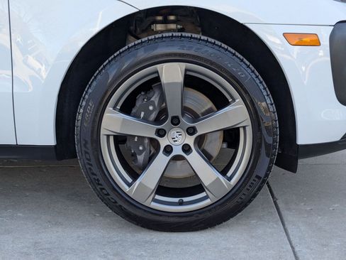 Certified 2025 Porsche Macan image 29