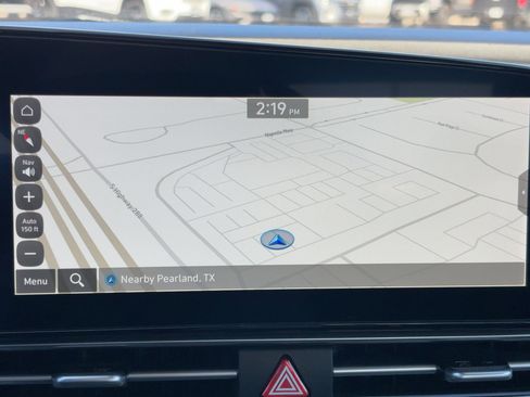 Used 2025 Hyundai Elantra SEL image 24