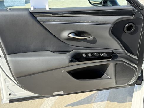 Certified 2024 Lexus ES 350 w/ Accessory Package (Z1) FWD image 17