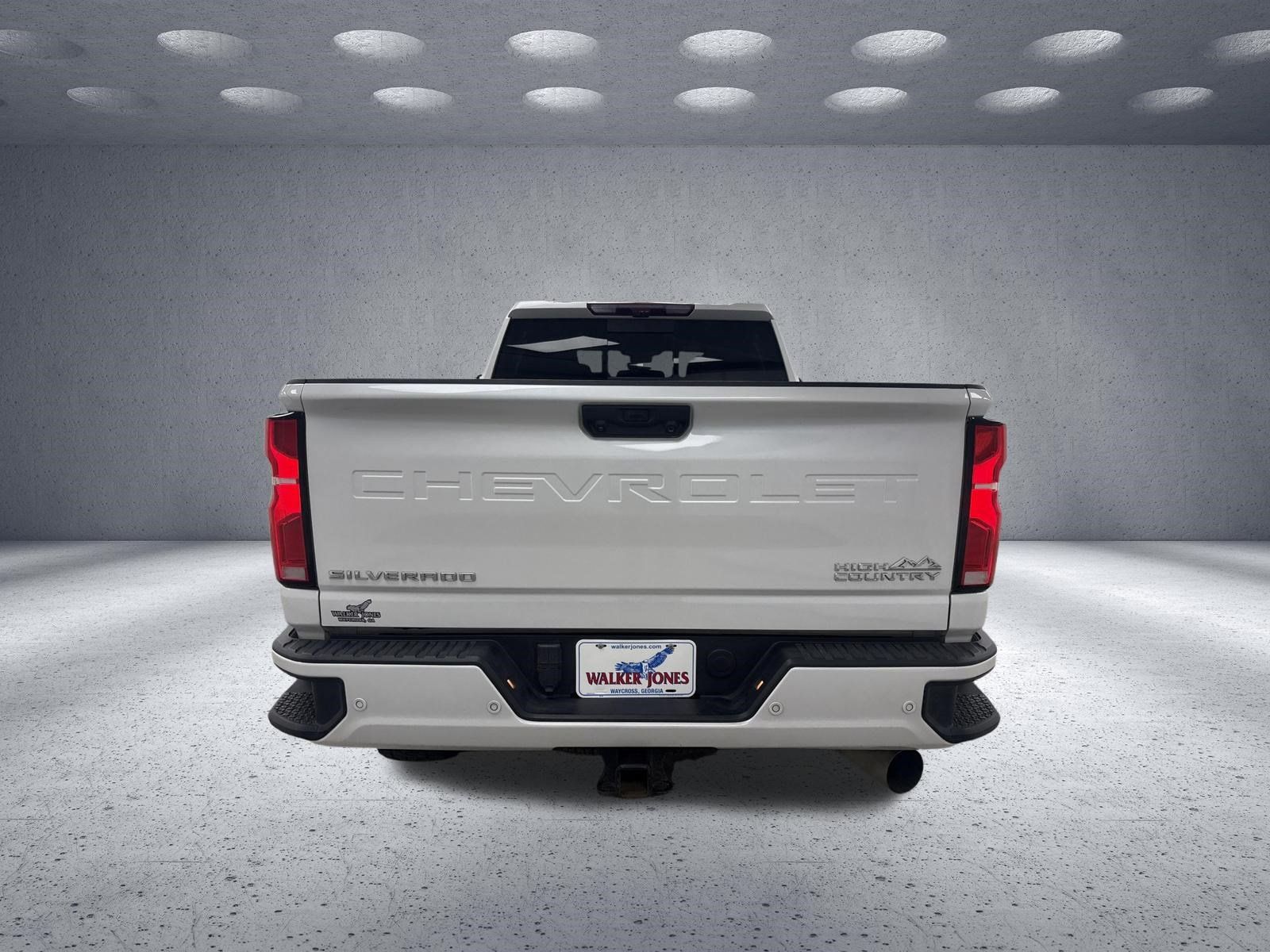 Used 2025 Chevrolet Silverado 2500 High Country w/ Technology Package AWD/4WD image 4